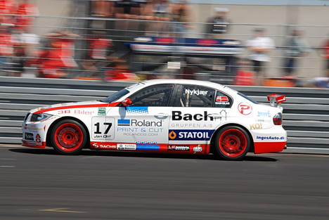 Den regerende DTC-mester Michel Nykjær har som mål at blive blandt de fem bedste med sin Poulsen Motorsport BMW 320 Si på søndag, når DTC gæster Padborg Park.